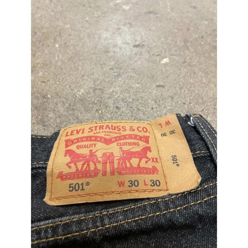 Levis 501 Jeans Mens 30x30 Dark Blue Denim Button Fly Straight Leg Shrink-to-Fit